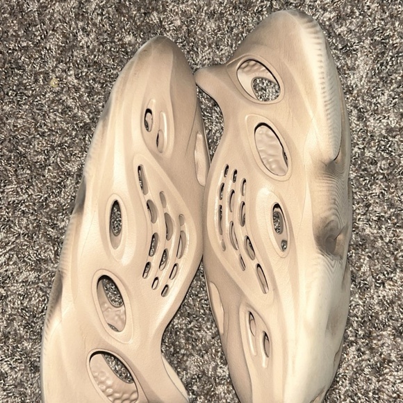 Size 12-Yeezy Roam Runner Ochre - Picture 2 of 3